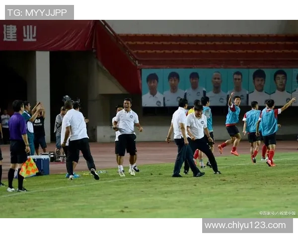 韩国球星闪耀绿茵场展现足球激情与团队精神魅力